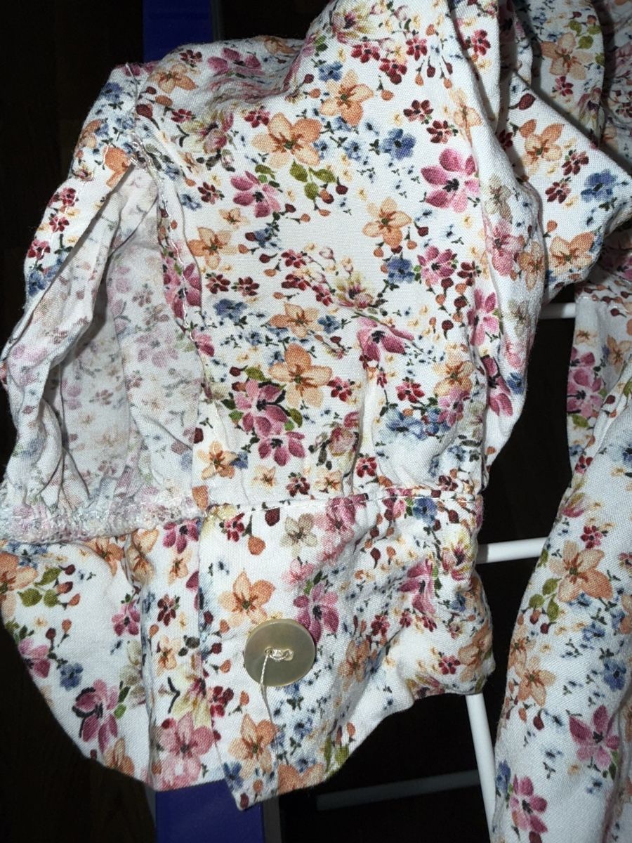 Blusen: Sommerbluse mit Blumenmuster onesize – Gebraucht aus Zürich von bia_6kmj 1