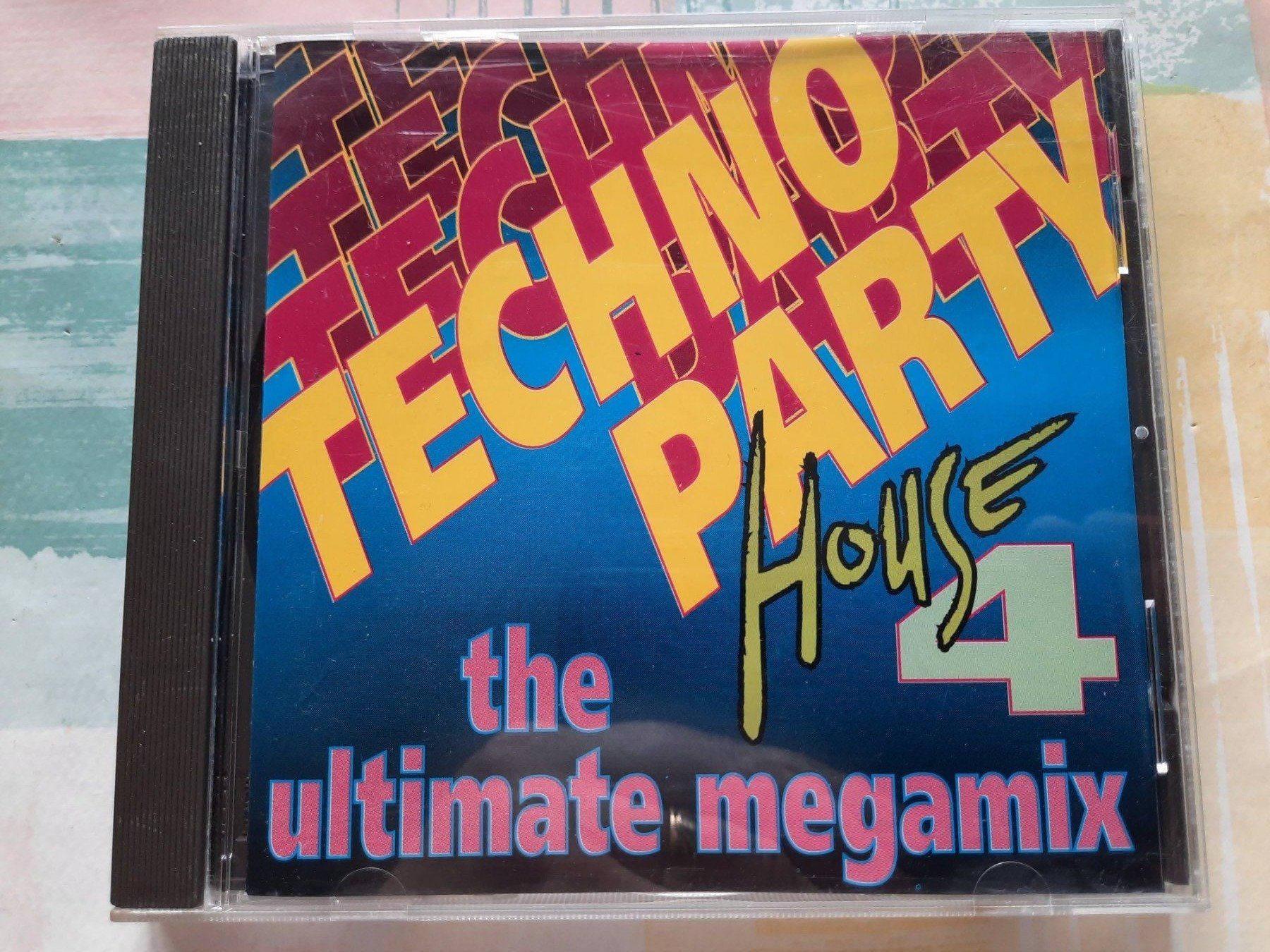 CDs: CD Techno Party - The ultimate megamix 4 – Gebraucht aus Pully von bro_n52j