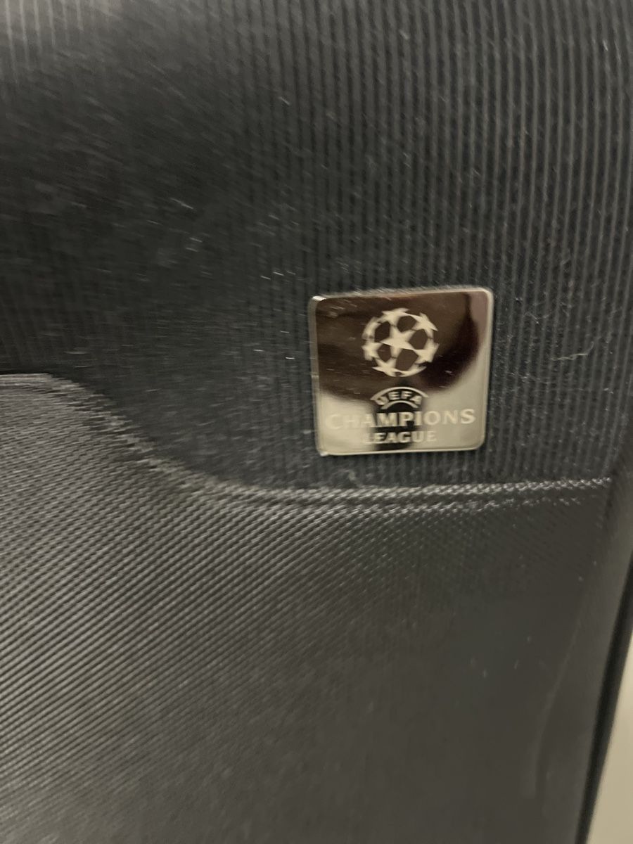 Valigie: Black suitcase UEFA Champions League edition – Usato da Luzern venduto da TIsabel 2