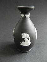 Schöne Vase * JASPERWARE schwarz * von Wedgwood