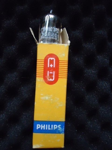 Philips Composants électroniques: 2 Philips Röhren PCF201 – Neuf (Voir description) à Belp par Hefabe 1