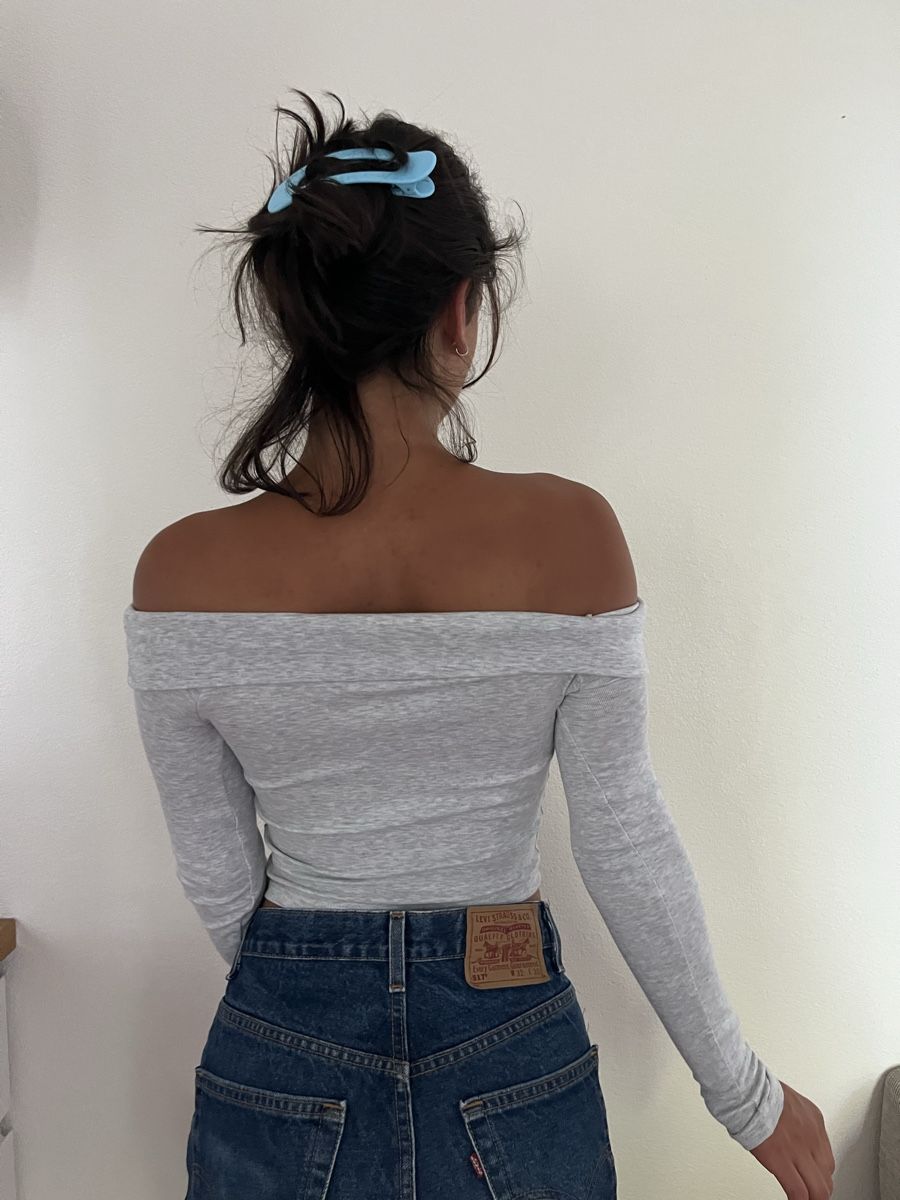 Pullover & Sweatshirts: Haut Over Shoulder – Neu (gemäss Beschreibung) aus Biel/Bienne von Car_Schuss 2