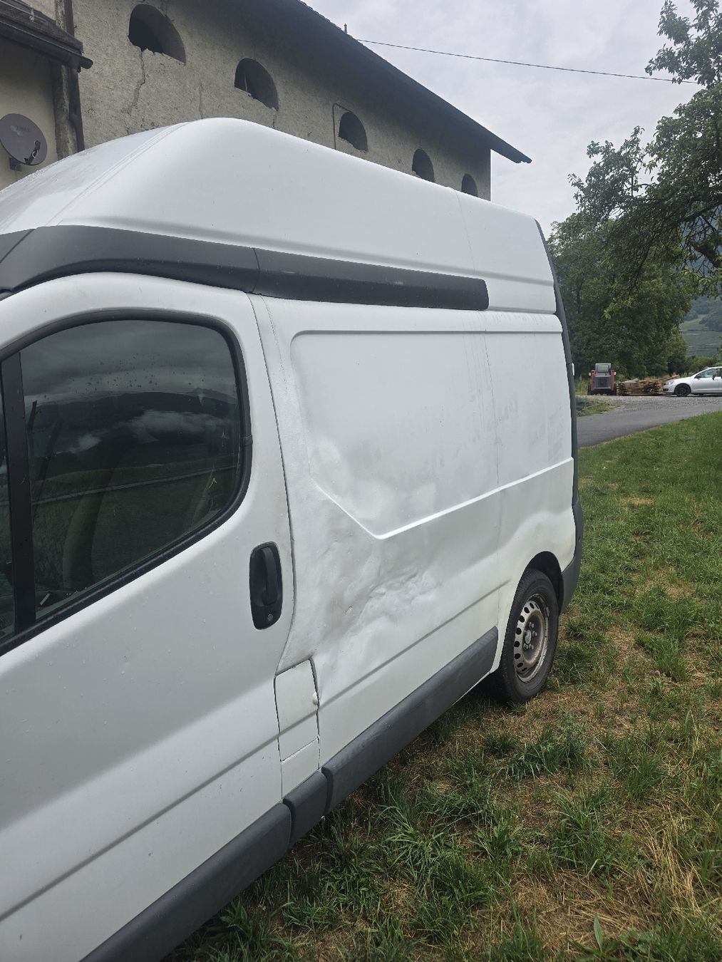 Automobili: Opel Vivaro 1.9Tdi  – Usato da Monthey venduto da Emil_auto 5