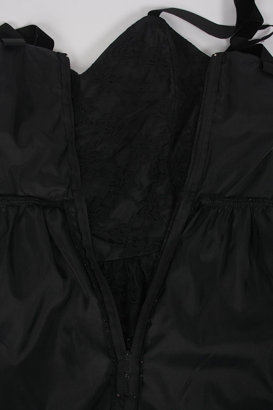 Kleider: Schwarzes Spitzenkleid – Gebraucht aus Zollikofen von Restwert_Zollikofen 7
