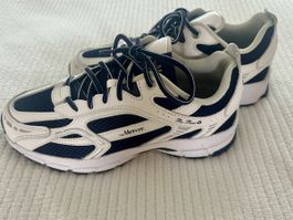 The Mercer Ro Run Sneaker 39 Blau Weiss