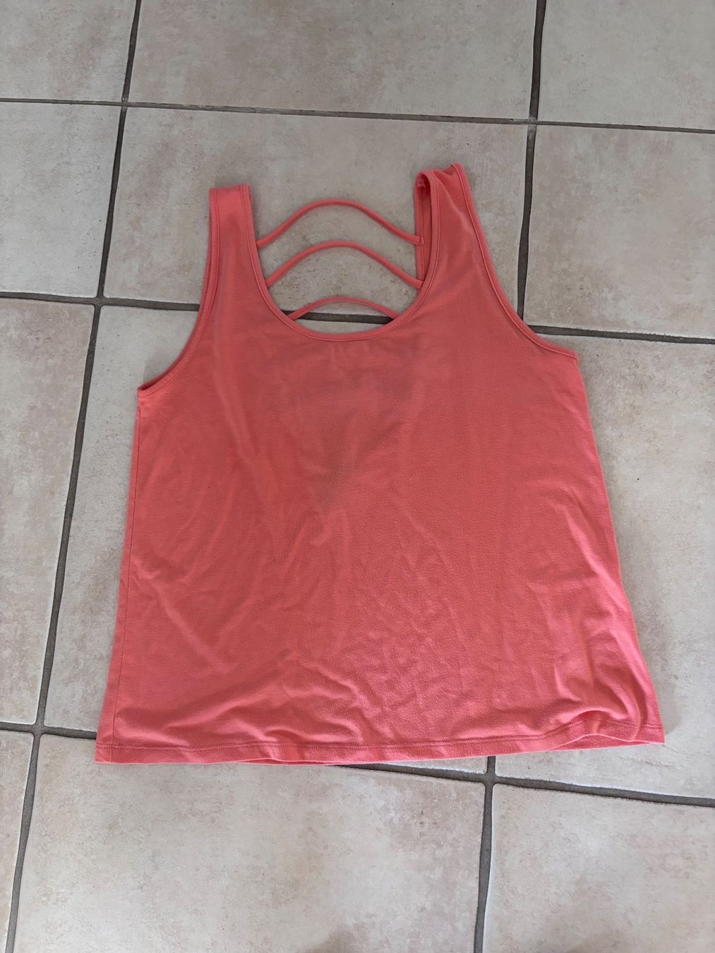 Tops: Top lachsfarben L – D'occasion à Balsthal par Uroby