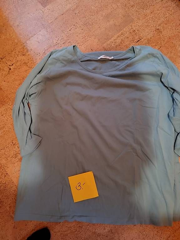 T-shirts: Langarm Shirt Gr.48 – D'occasion à Iseltwald par Bone011 3