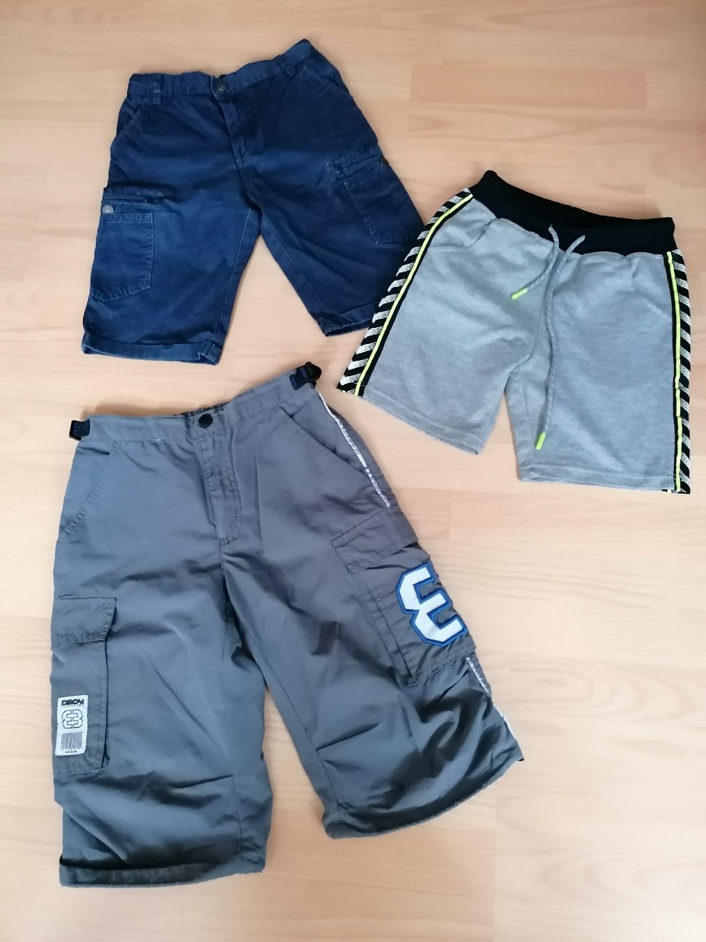 Kleiderpakete & -sets: 3 kurze Hosen Grösse 140 – Gebraucht aus Oberdiessbach von Zwerg82