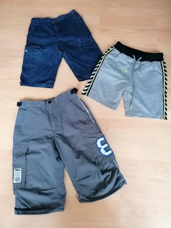 3 kurze Hosen Grösse 140