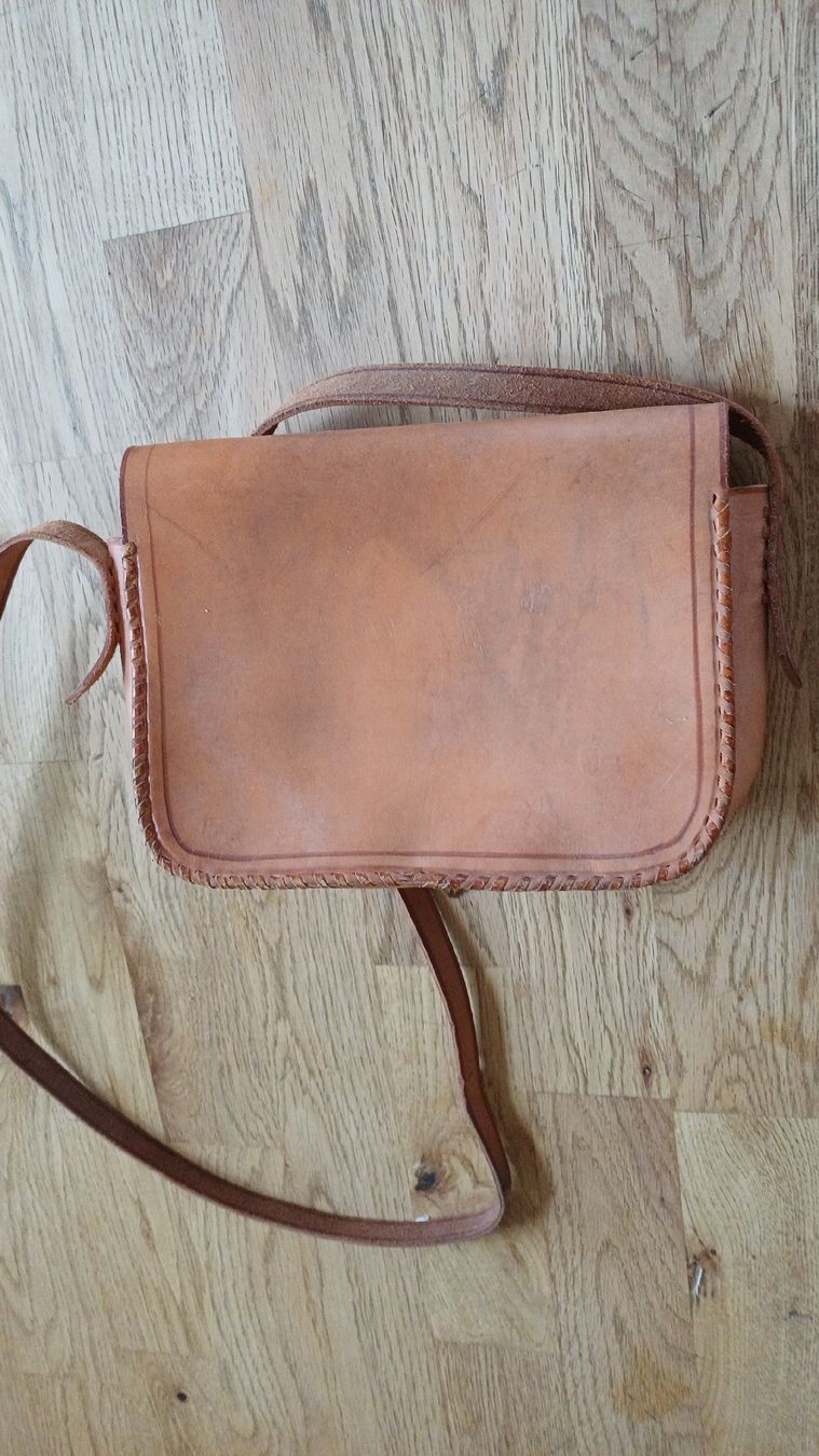 Borse da donna: Kleine Ledertasche – Usato da Flawil venduto da Pinkmalibu 8