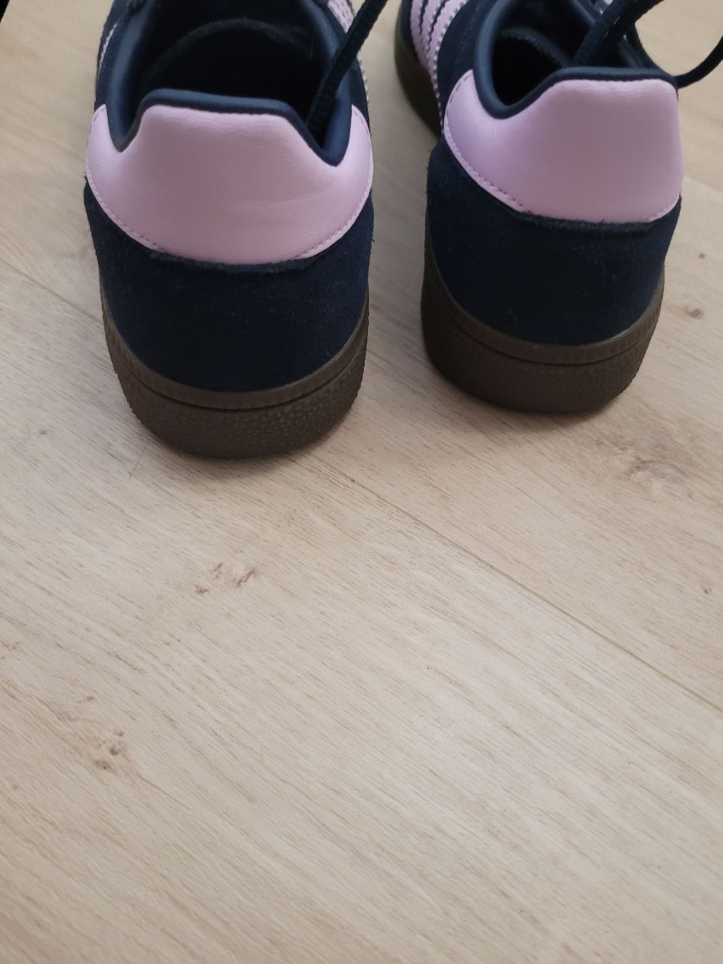 Adidas Chaussures filles: Gr. 35,5 Adidas – D'occasion à Lupsingen par sta_wgg5 4