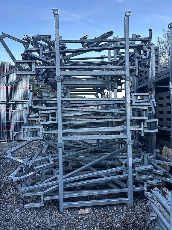 Ponteggi: Flachdach - Schutzgeländer – Usato da Rüthi venduto da Pegmata_GmbH 1