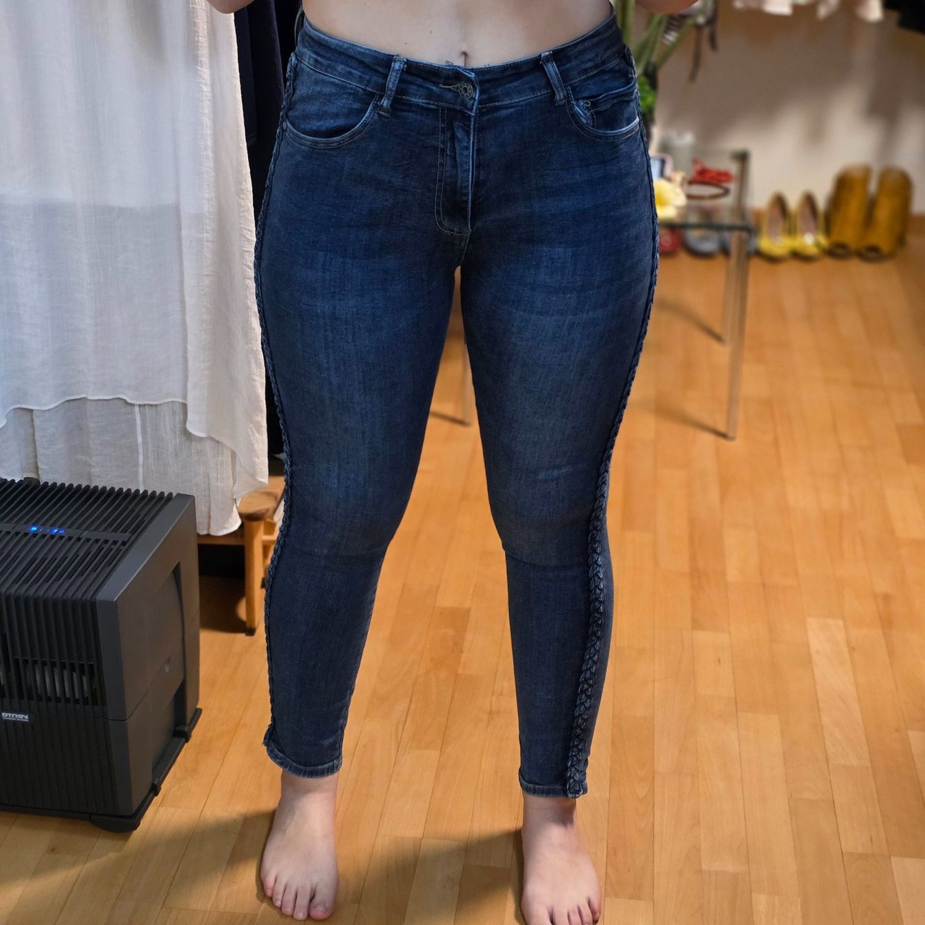 Jeans: Dunkle Jeans mit Flechtdetail – Gr. 38/M – Usato da Wald ZH venduto da CapLux 1