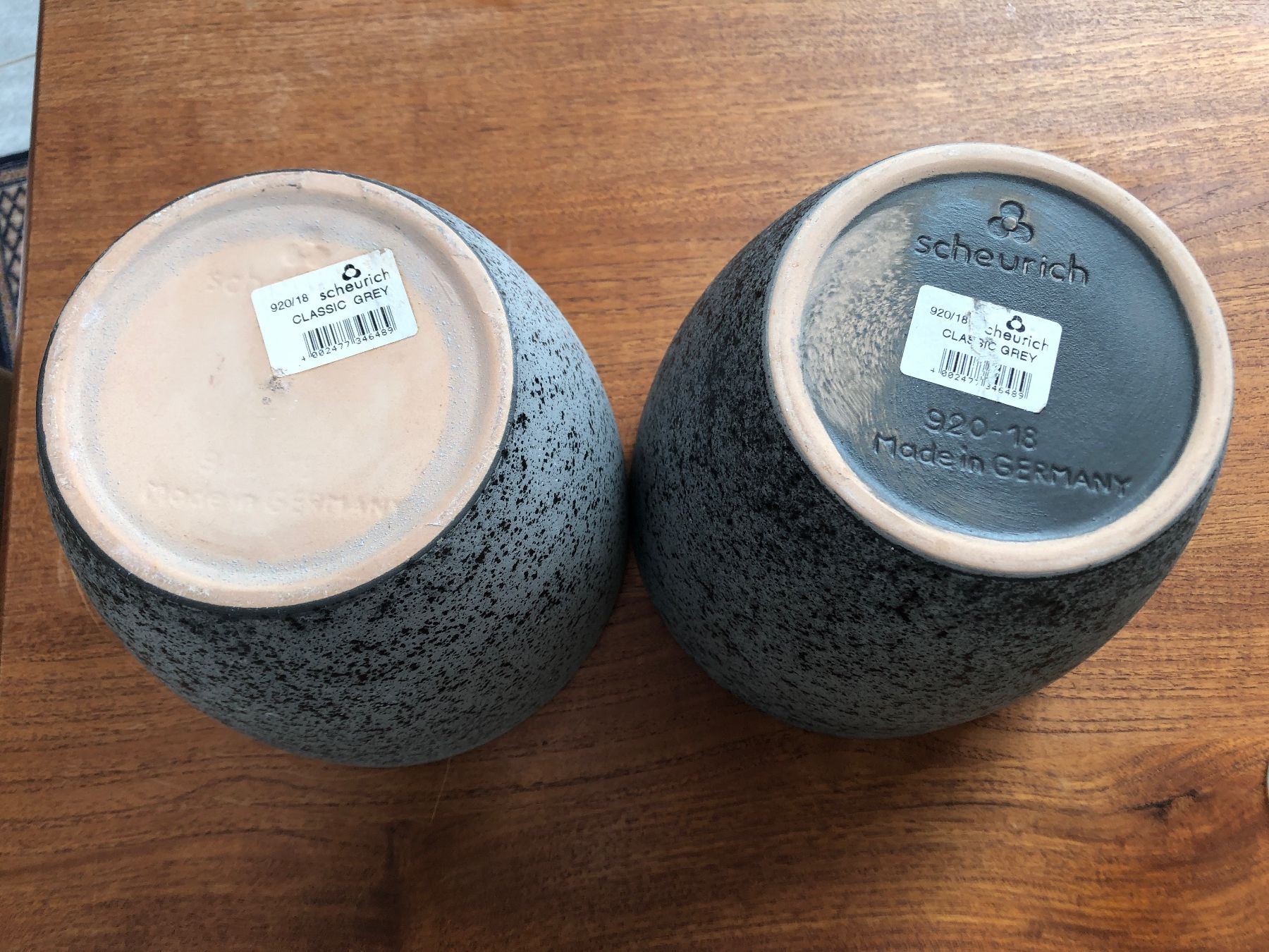 Vasi per fiori: 2er Set Blumentöpfe Scheurich 920-18 Classic Grey made in... – Nuovo (secondo la descrizione) da Arlesheim venduto da leyRum4.5 2