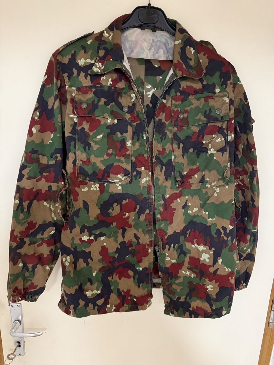 Armée suisse Uniformes: Tarnanzug 83 – D'occasion à Wittnau par Helvetia1