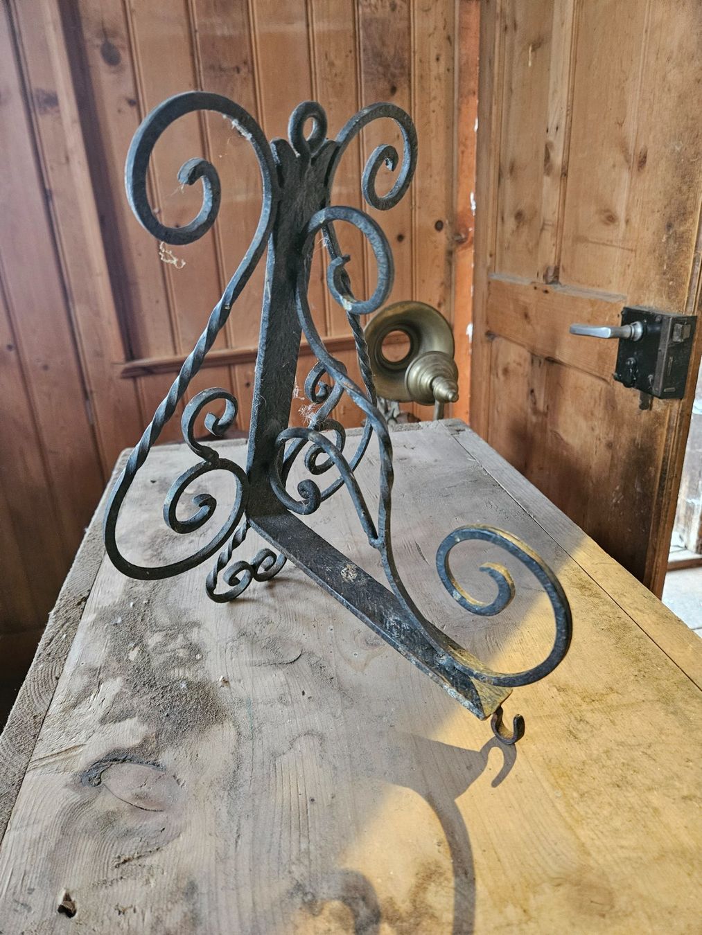 Sonstiges für Haushalt & Wohnen: console murale en fer forgé pour suspendre cloche ou fleurs – Gebraucht aus Haute-Nendaz von Bart84