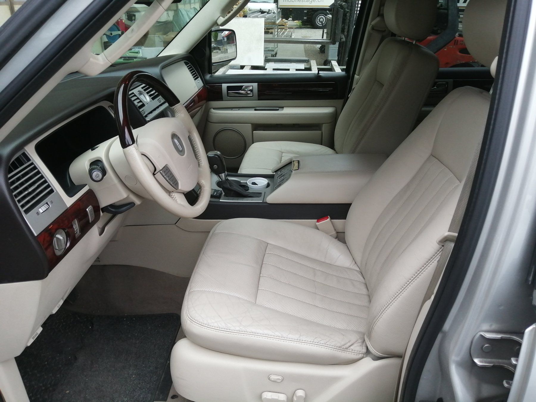 Automobili: Lincoln Navigator – Usato da Wildegg venduto da Enginev8 3