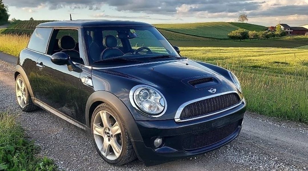 Mini Autos: Mini Cooper S schwarz  – D'occasion à Nürensdorf par MinisterPfister