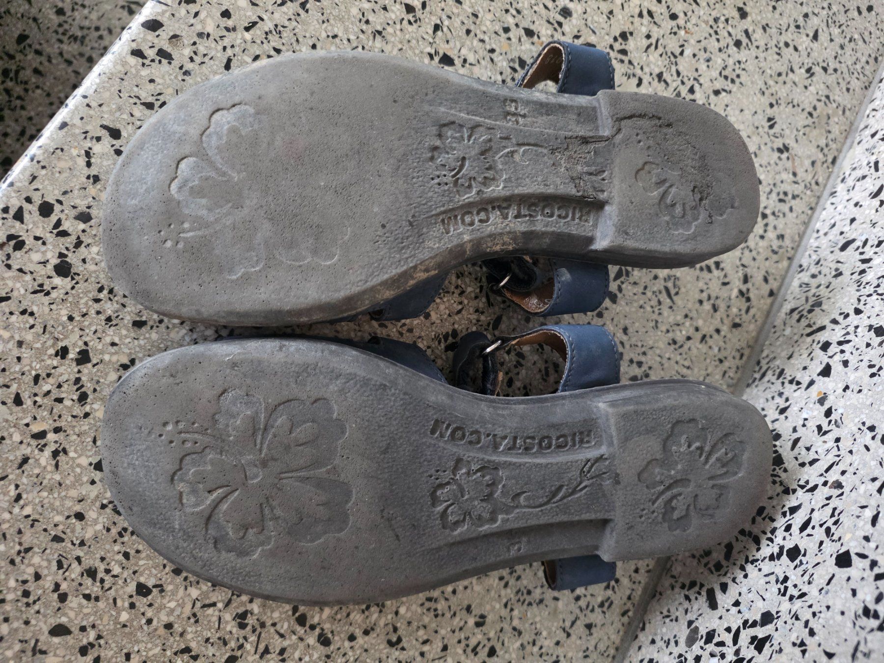 Scarpe per ragazze: Sandalen gr.35 – Usato da Ins venduto da PGD 1