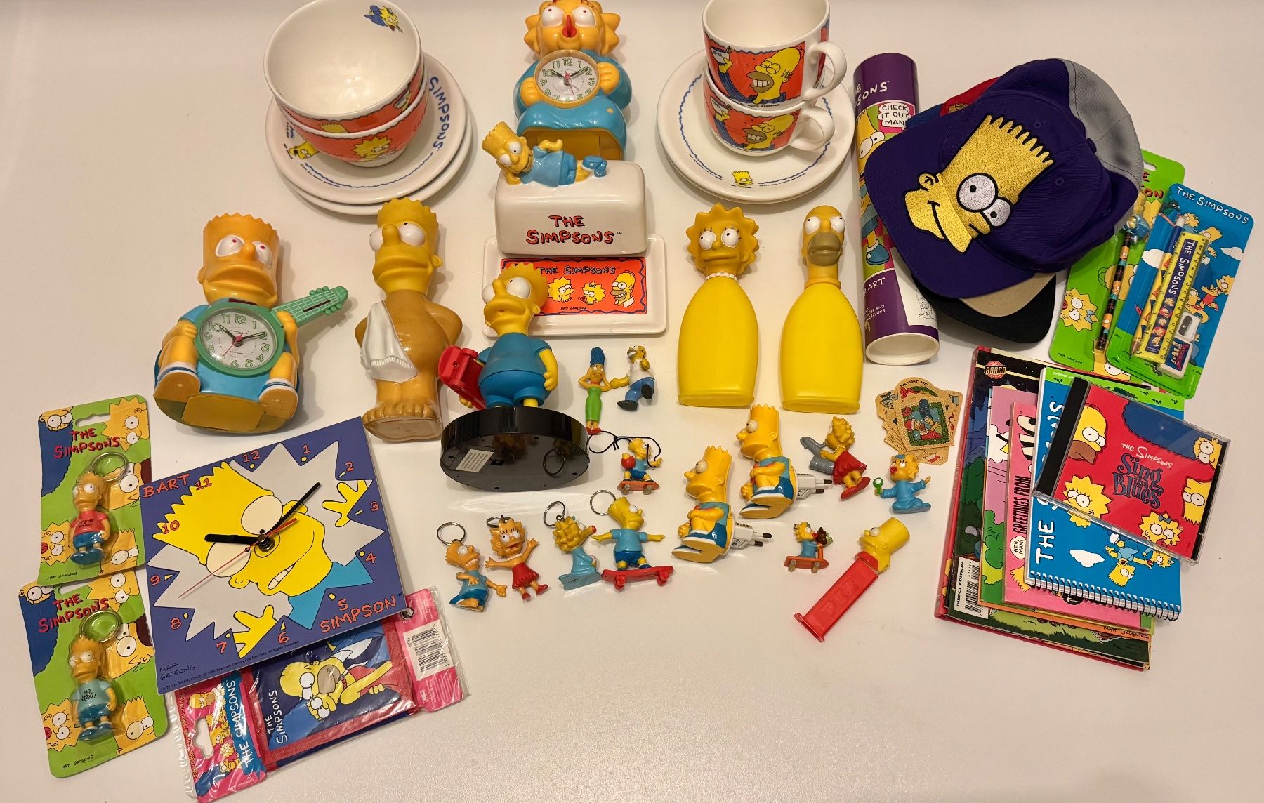 Bastelsets: Lot de + de 40 objets pour fans de THE SIMPSONS – Gebraucht aus Genève von Murmurs 1