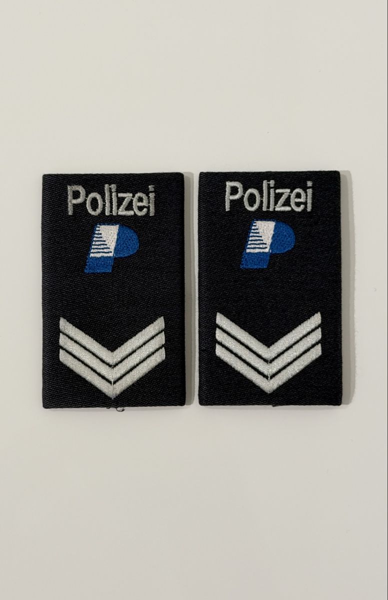 Uniformes: Polizei Achselschlaufen – D'occasion à Männedorf par MGB
