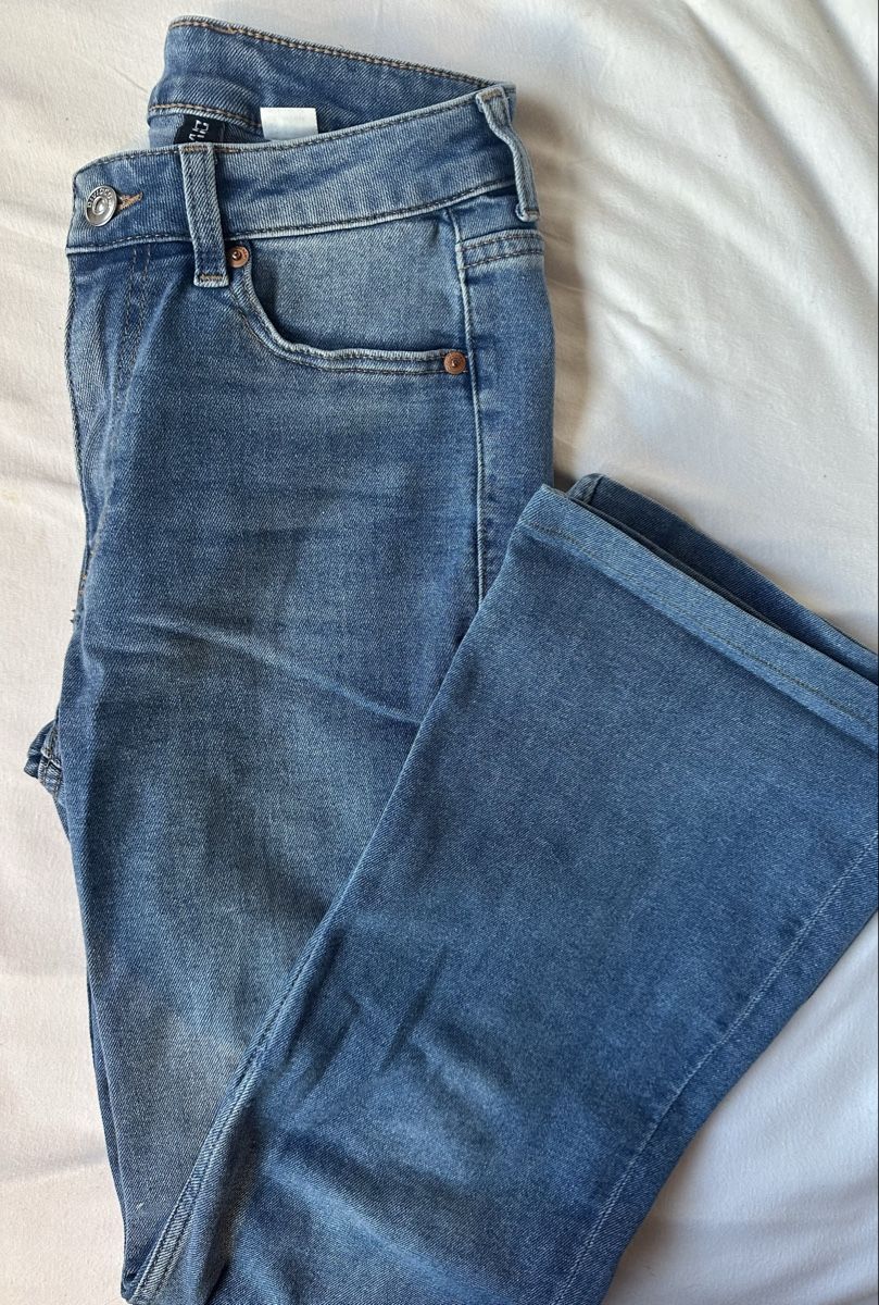 H&M Jeans: H&M flared high waist jeans - 34 – Nuovo (secondo la descrizione) da Kerns venduto da liv_8rly