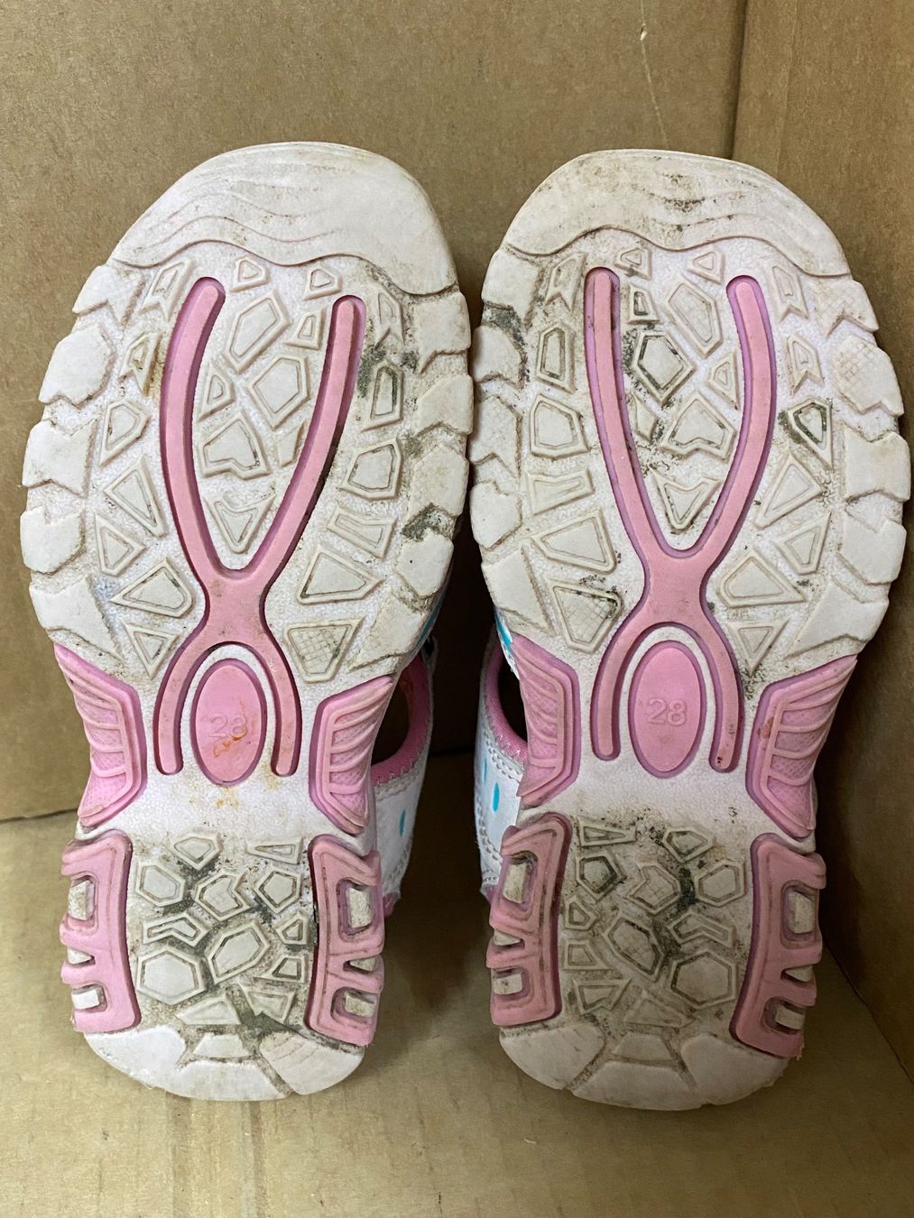 Scarpe per ragazze: Kinder-Trekkingsandalen Grösse 28 – Usato da Eschlikon TG venduto da RamonaSt 4