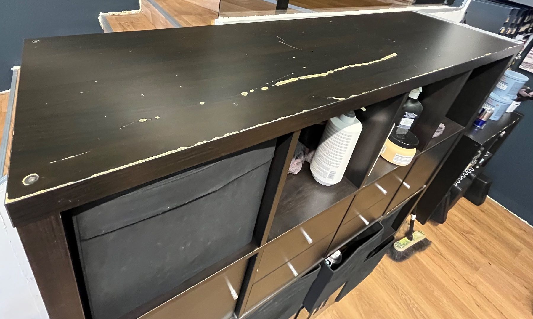 Ikea Scaffali: Dunkles Holz Regal mit 16 Fächern, Kallax Regal – Usato da Wil SG venduto da M.Sakiri 2