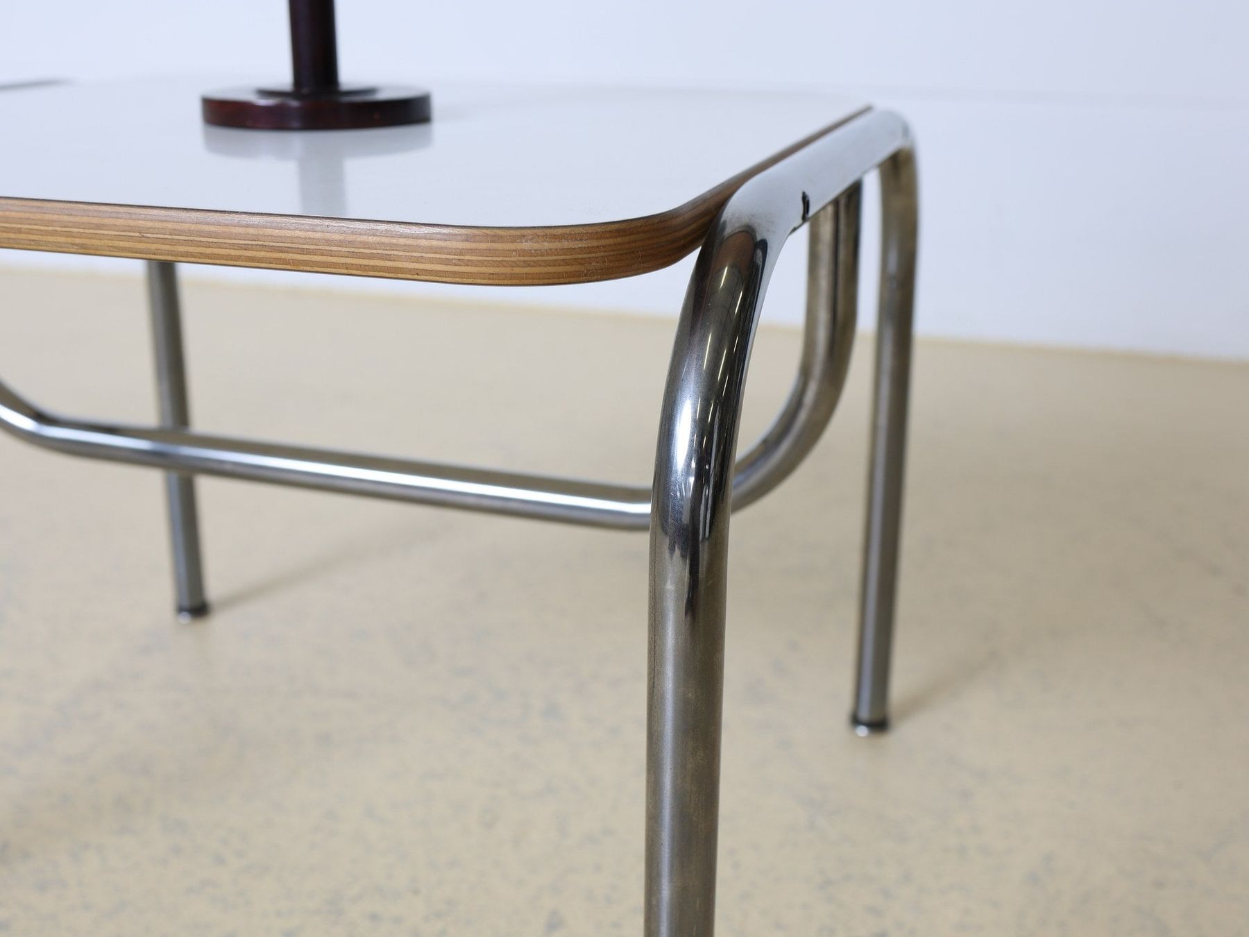 Dietiker Tables: Marc Eichenberger Beistelltisch | Weiss Chrom – D'occasion à Meinisberg par atelier_TILIJA 1
