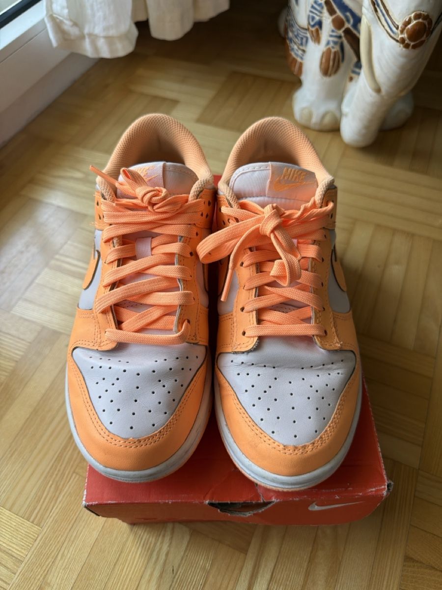 Nike Scarpe da uomo: Nike Dunk low peach – Usato da Münchenbuchsee venduto da yaz066