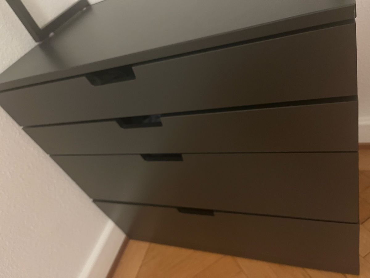Cassettiere: Nordli Kommode mit Kleiderstange schwarz – Usato da Olten venduto da lcs_2sdk 5