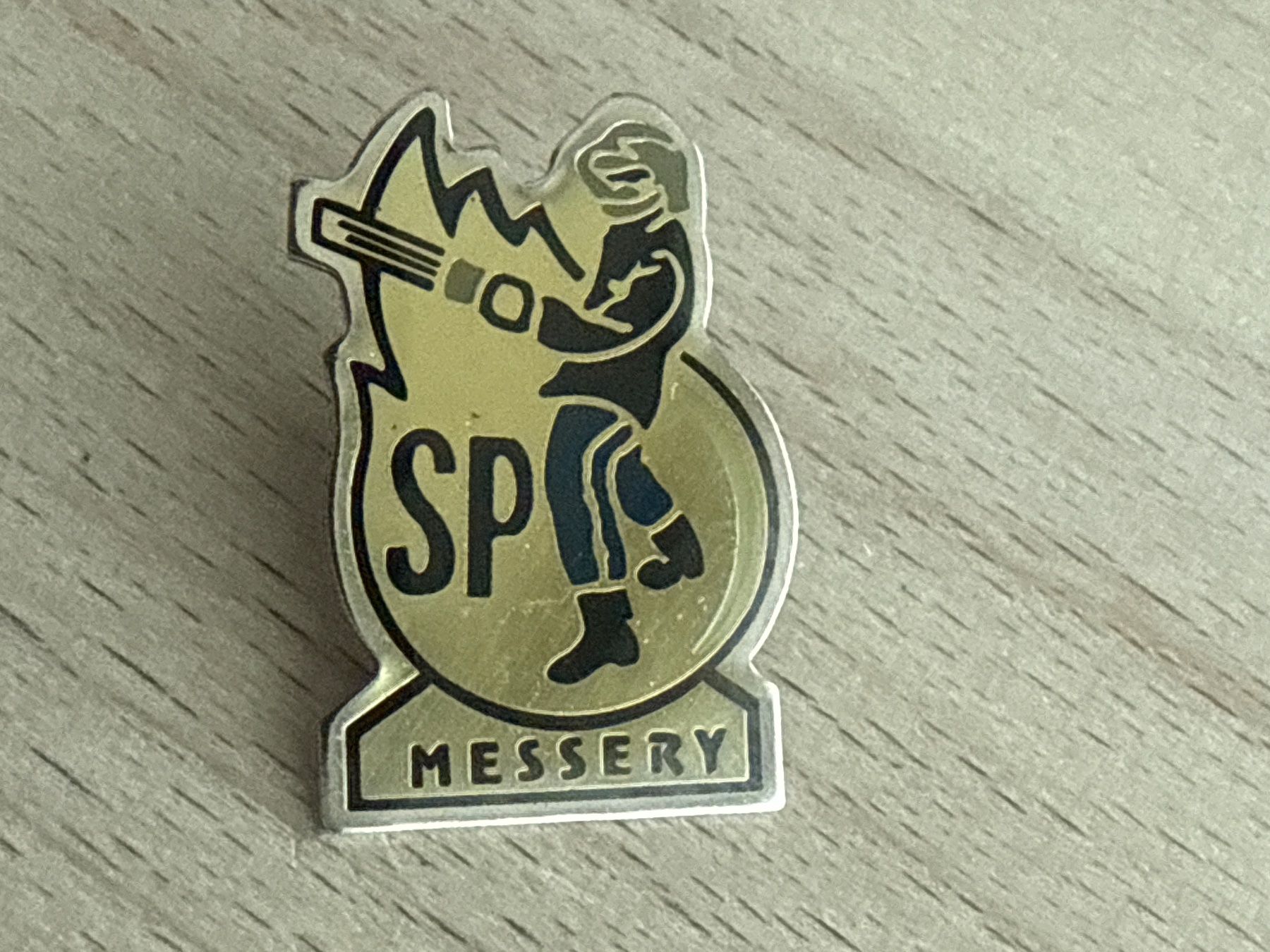 Placchette & Badge: Pin SP Messery – Usato da Glattbrugg venduto da Schweigmatt
