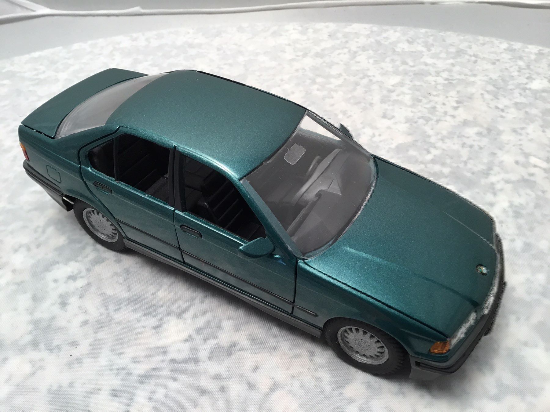 BMW Modellini d'auto: BMW 3er Reihe ( E36 ) – Nuovo e nell'imballaggio originale da Erlenbach im Simmental venduto da Model_box 5