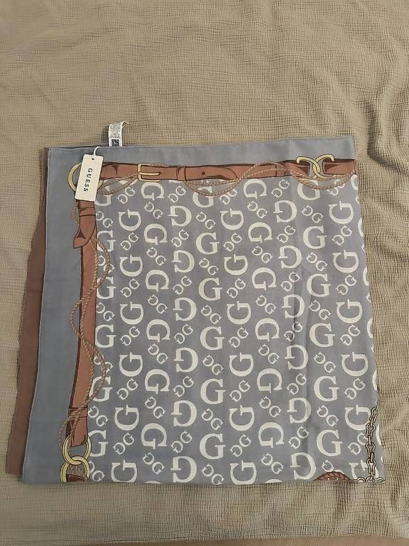 Foulards, Tücher & Schals: Foulard Guess – Gebraucht aus Locarno von Pasky98 1