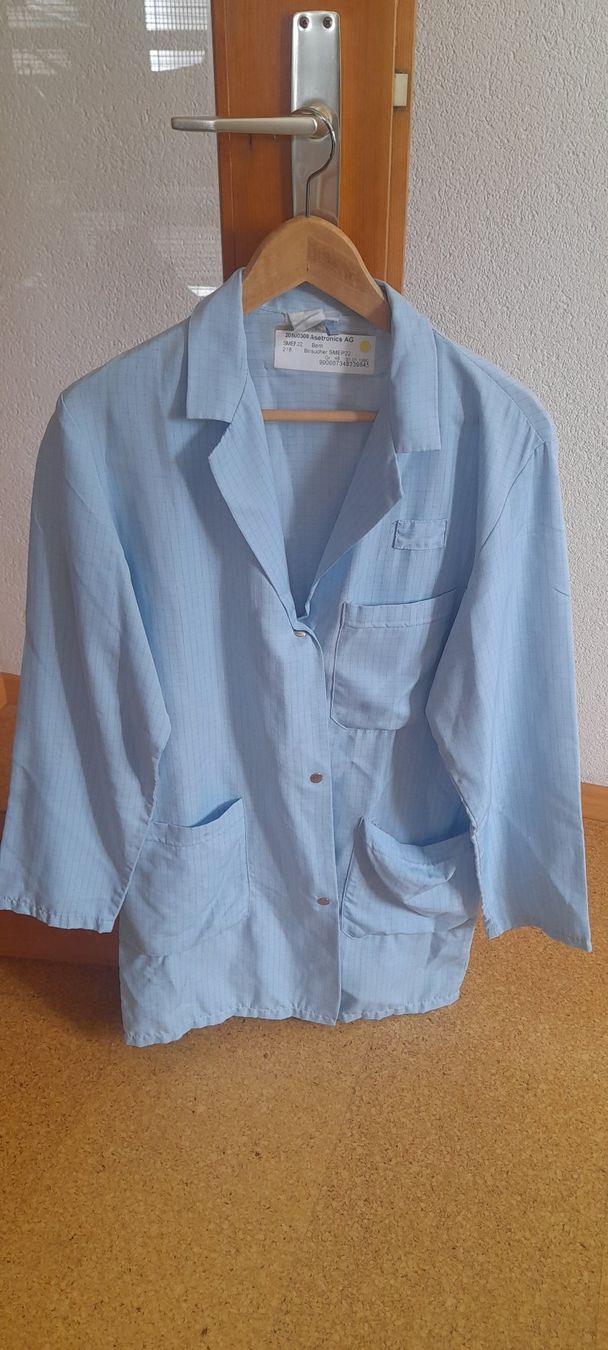 Camicie: Laborkittel blau Grösse 48 – Usato da heimenschwand venduto da Metalfischchen