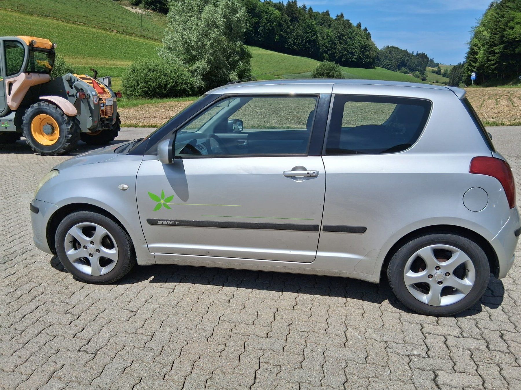 Suzuki Automobili: Suzuki Swift 1.3 2WD – Difettoso da Rüegsbach venduto da Garage3418 3