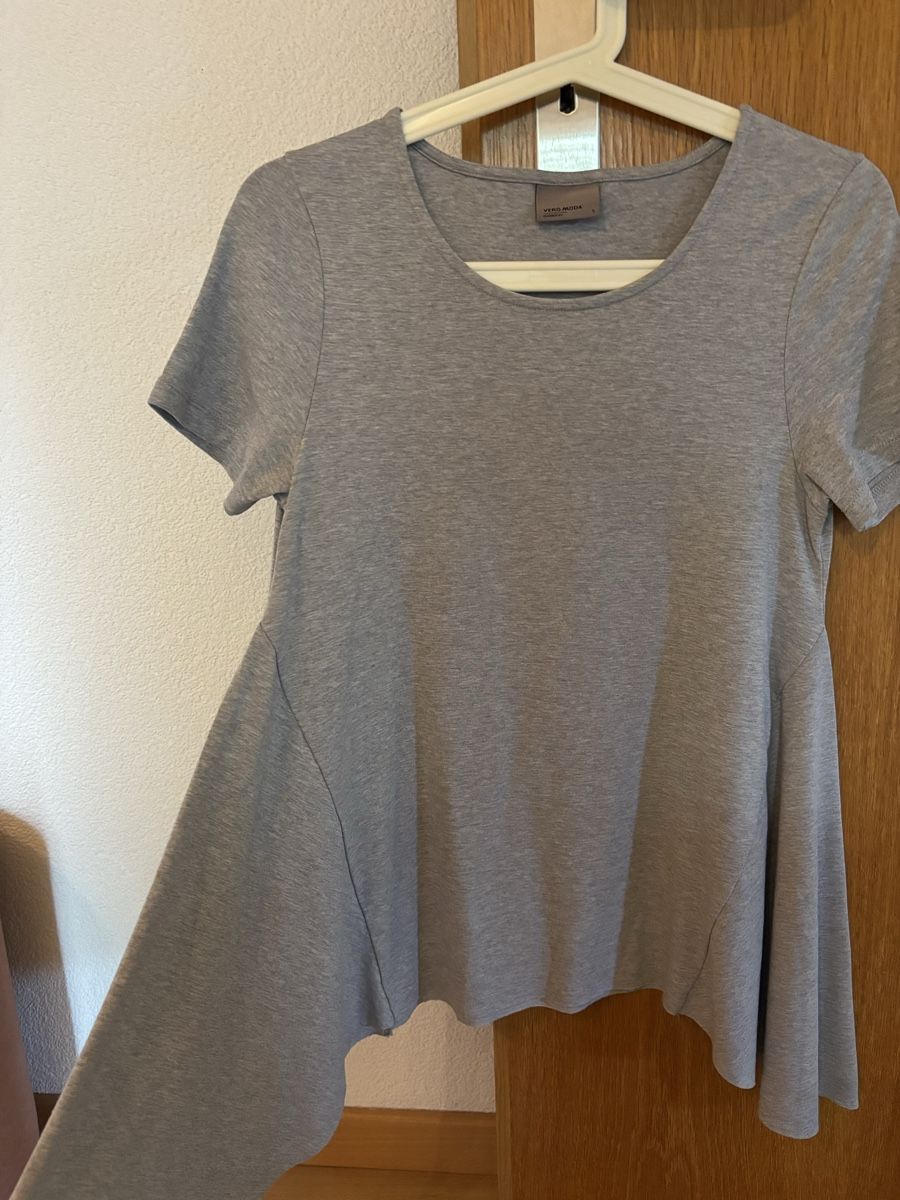 Vero Moda T-shirt: Vero Moda T-Shirt, Grösse S, Sommer-Look, hellgrau – Usato da Dielsdorf venduto da zumba93 1