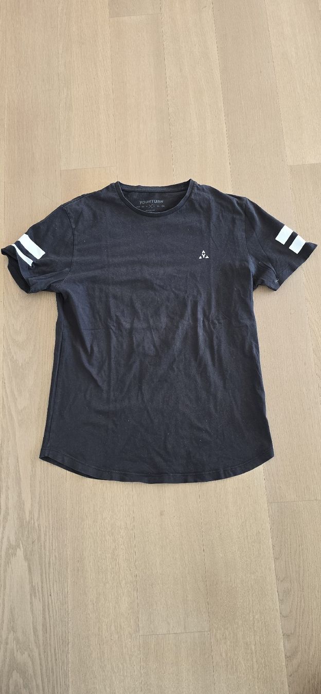 T-shirt: T-Shirt von Yourturn, Grösse M – Usato da Amlikon-Bissegg venduto da Schnuefeli4
