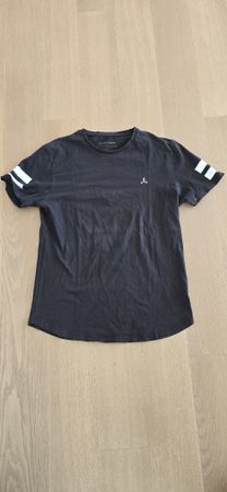 T-Shirt von Yourturn, Grösse M