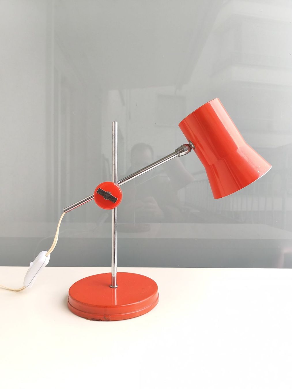 Lampes: Lampe de table rouge – D'occasion à Fribourg par cla_x966