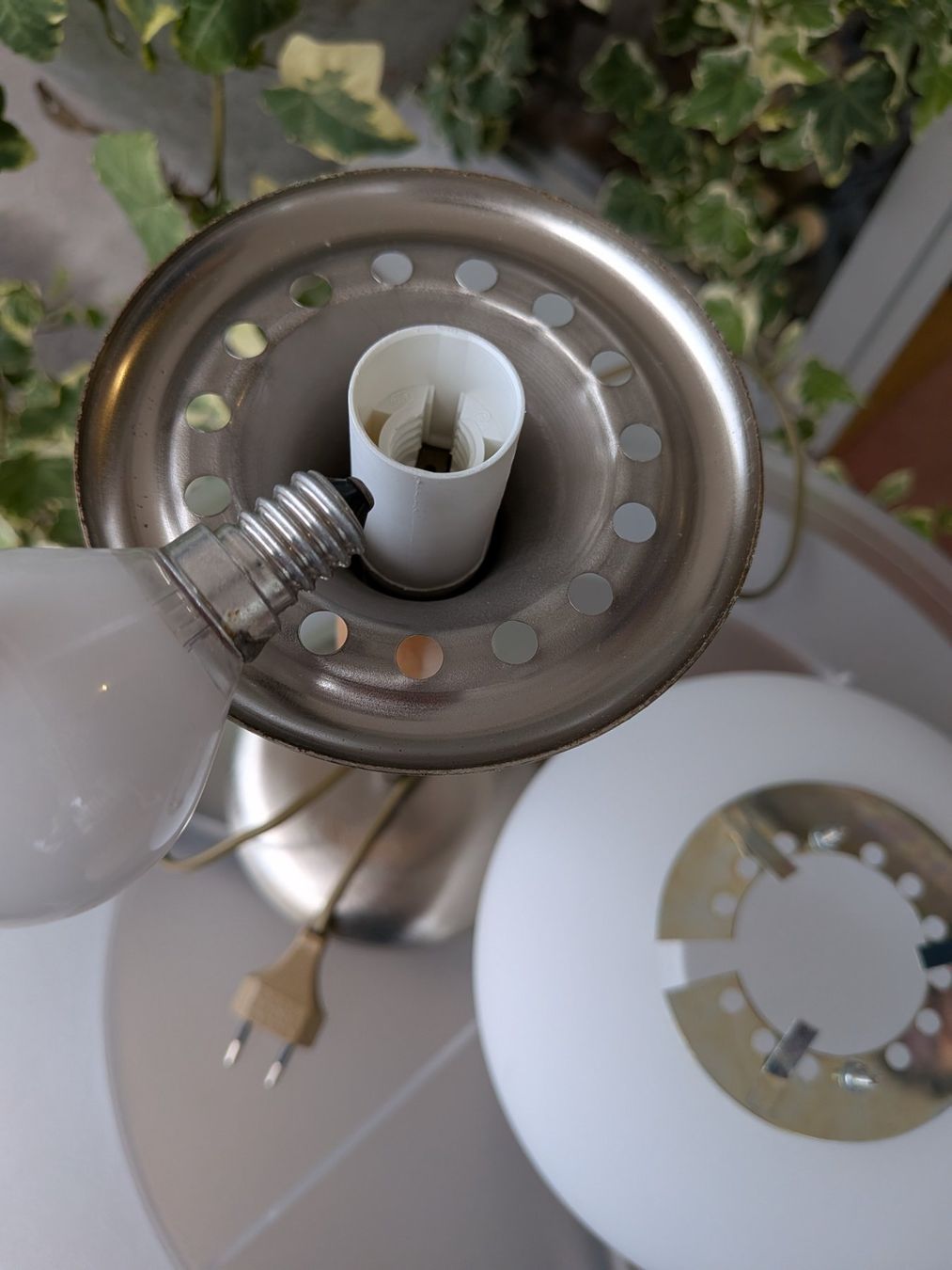 Lampen: Sil Lux Tischlampe – Gebraucht aus Emmen von magelan 7