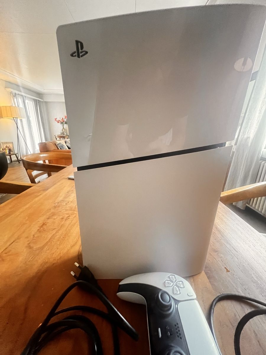 Sony Konsolen: PS5 ( Slim Edition plus 1 Controller ) – Gebraucht aus Küsnacht ZH von lau_8qc2 4