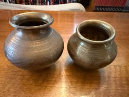 Zwei Vasen mit Gravur, Vintage guter Zustand