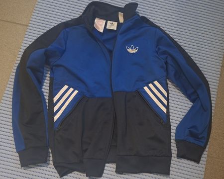Adidas Jacke blau schwarz Grösse 140/10A guter Zustand