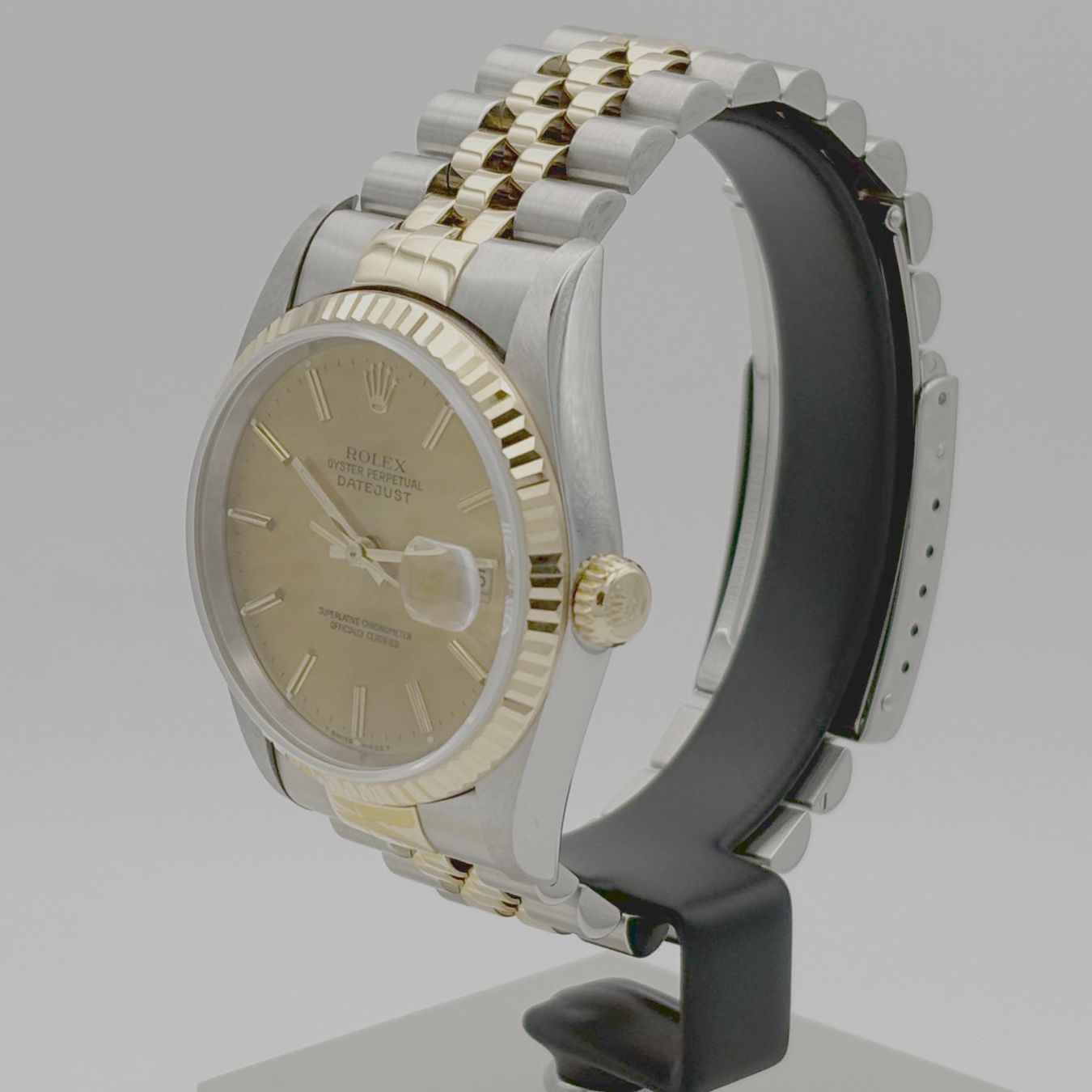 Rolex Orologi: Rolex Datejust 36 mit Box und Papieren – Usato da Tuttwil venduto da watchmaster2025 2