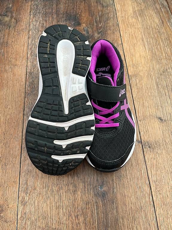 Scarpe per ragazze: Turnschuhe Asics Grösse 32.5 – Usato da Münsingen venduto da nicole19198 2