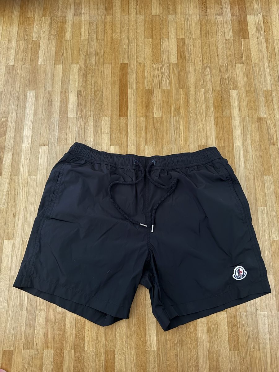 Moncler Badehosen: Moncler Badeshorts M – Gebraucht aus Allschwil von M6e63