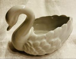 Deko - Schwan aus portugiesischem Porzllan