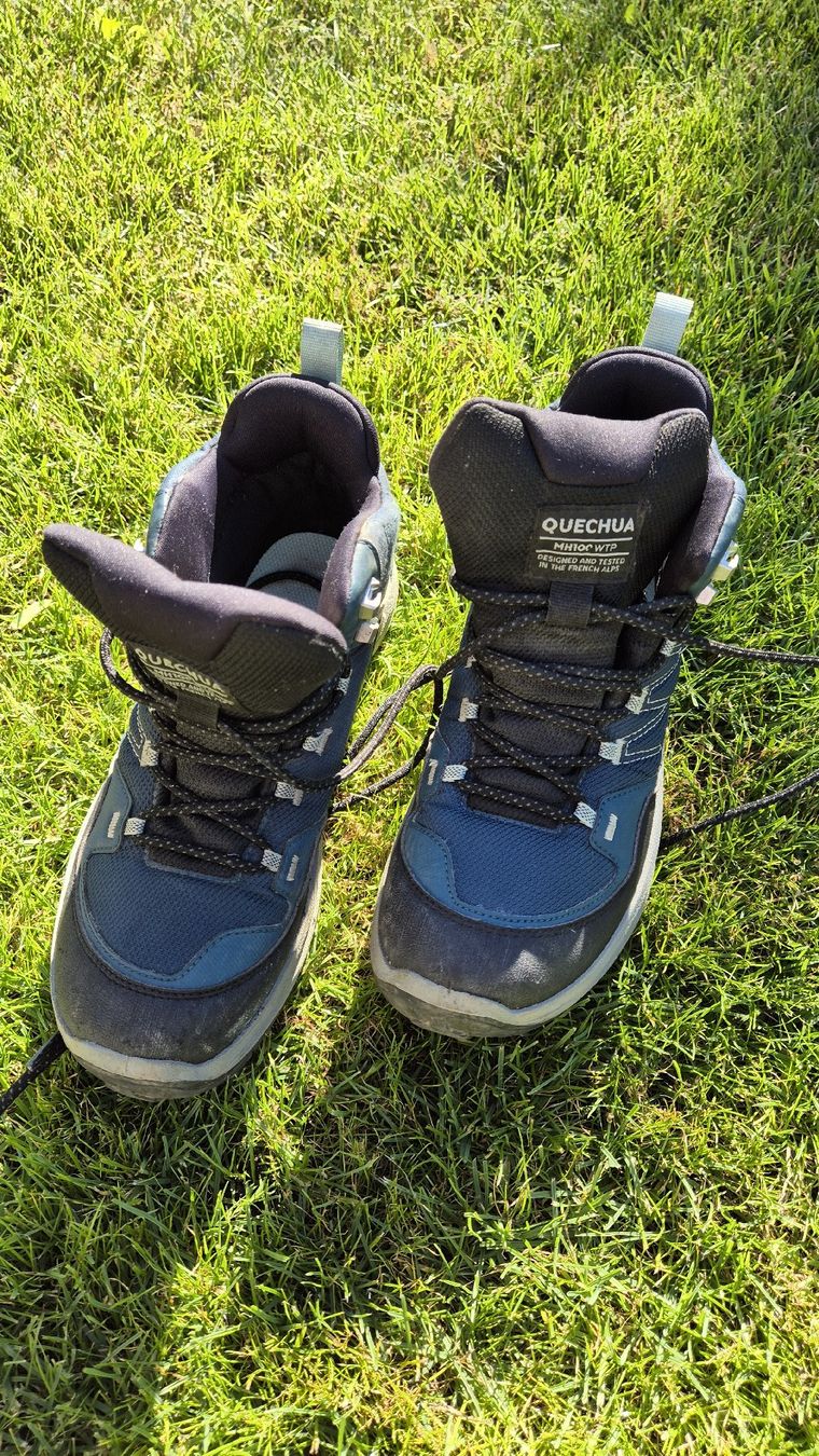 Scarpe da uomo: Wasserdichte Wanderschuhe Queschua Gr. 41 – Usato da Weisslingen venduto da Zubi877