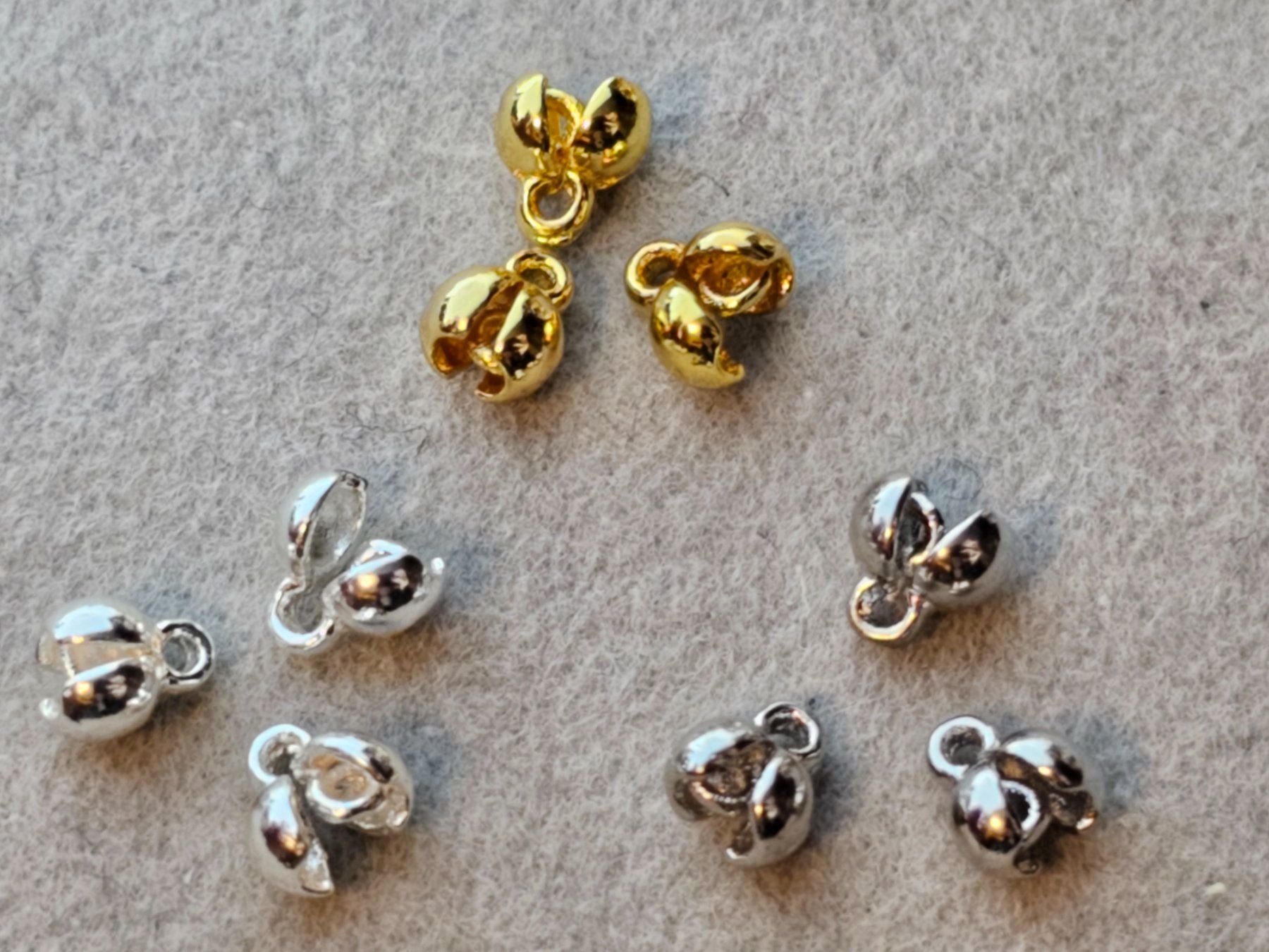 Kit bricolage: 30x Silber Endteile Klappkapsel Kappe Schmuck basteln – Nuovo (secondo la descrizione) da Riedt b. Erlen venduto da Gottestraene 7